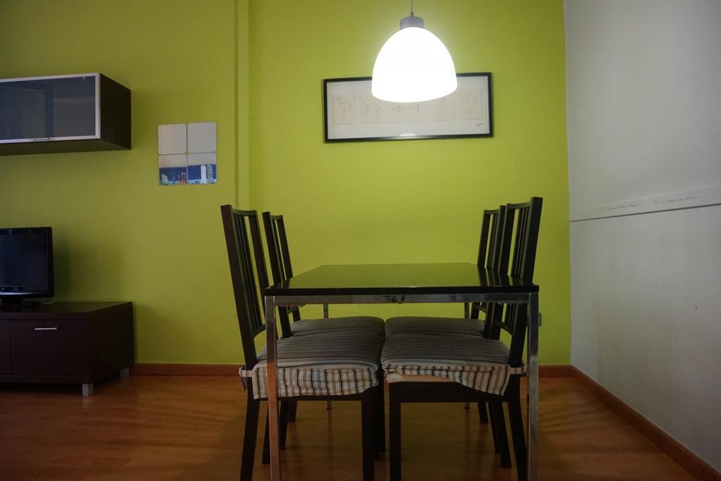 Aparteasy - Montjuic & Fira バルセロナ エクステリア 写真